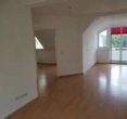 Wohnzimmer - Großzüge 3 Dachgeschosswohnung mit Balkon