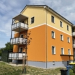 Hausansicht - Moderne 2 Zimmerwohnung mit Balkon im Grünen