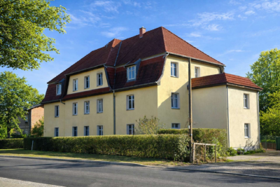 Attraktives Mehrfamilienhaus mit 9 Wohneinheiten und Entwicklungspotenzial direkt am Stienitzsee, 15378 Hennickendorf, Mehrfamilienhaus