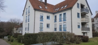 Hausansicht - Geräumige 3 Zimmerwohnung mit Terrasse im Grünen