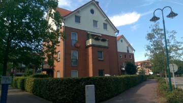 Tolle 4 Zimmerwohnung mit großem Balkon in gefragter Lage, 15378 Hennickendorf, Etagenwohnung