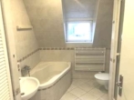 Badezimmer - Helle 3 Zimmerwohnung mit Balkon und Gartennutzung