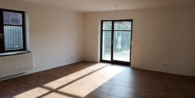 Wohnzimmer - Geräumige 3-Zimmerwohnung mit Terrasse – ideale Innenstadtlage
