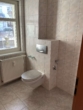 Bad mit Fenster - Vermietung auf Zeit: Sonnige 3 Zimmerwohnung in der Strausberger Altstadt
