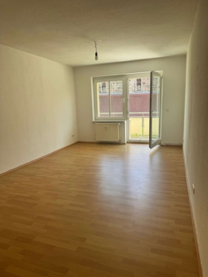 Helle 3 Zimmerwohnung mit Balkon, 15344 Strausberg, Etagenwohnung