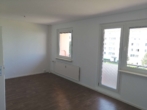 Wohnzimmer (2) - Komfortable 3 Zimmerwohnung mit Balkon und Aufzug