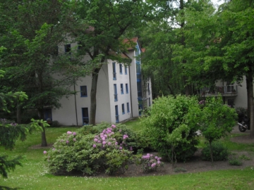 Großzügige 2 Zimmer-Balkonwohnung im Grünen, 15366 Hoppegarten, Dachgeschosswohnung