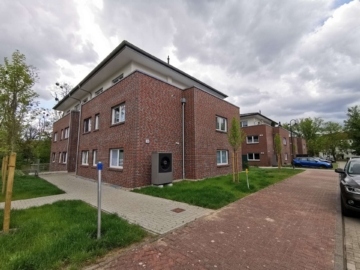In attraktiver Neubau-Stadtvilla: 3 Zimmerwohnung mit Terrasse, 15378 Hennickendorf, Terrassenwohnung